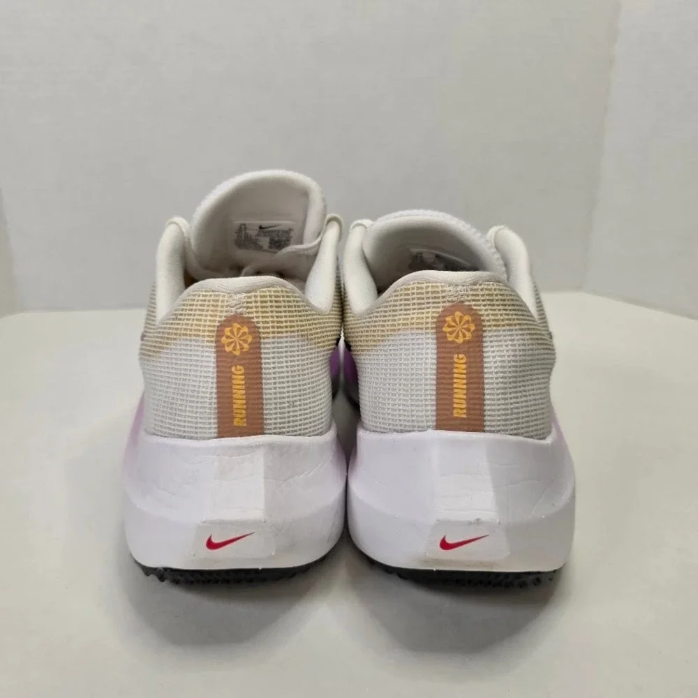 Nike Womens 9.5 Zoom Fly 5 Running Shoes White Rush Fuchsia Purple DM8974-100